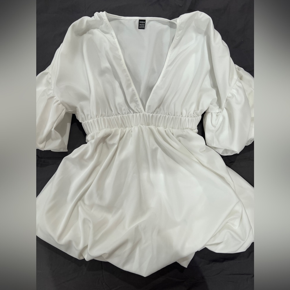 Latern sleeve balloon hem